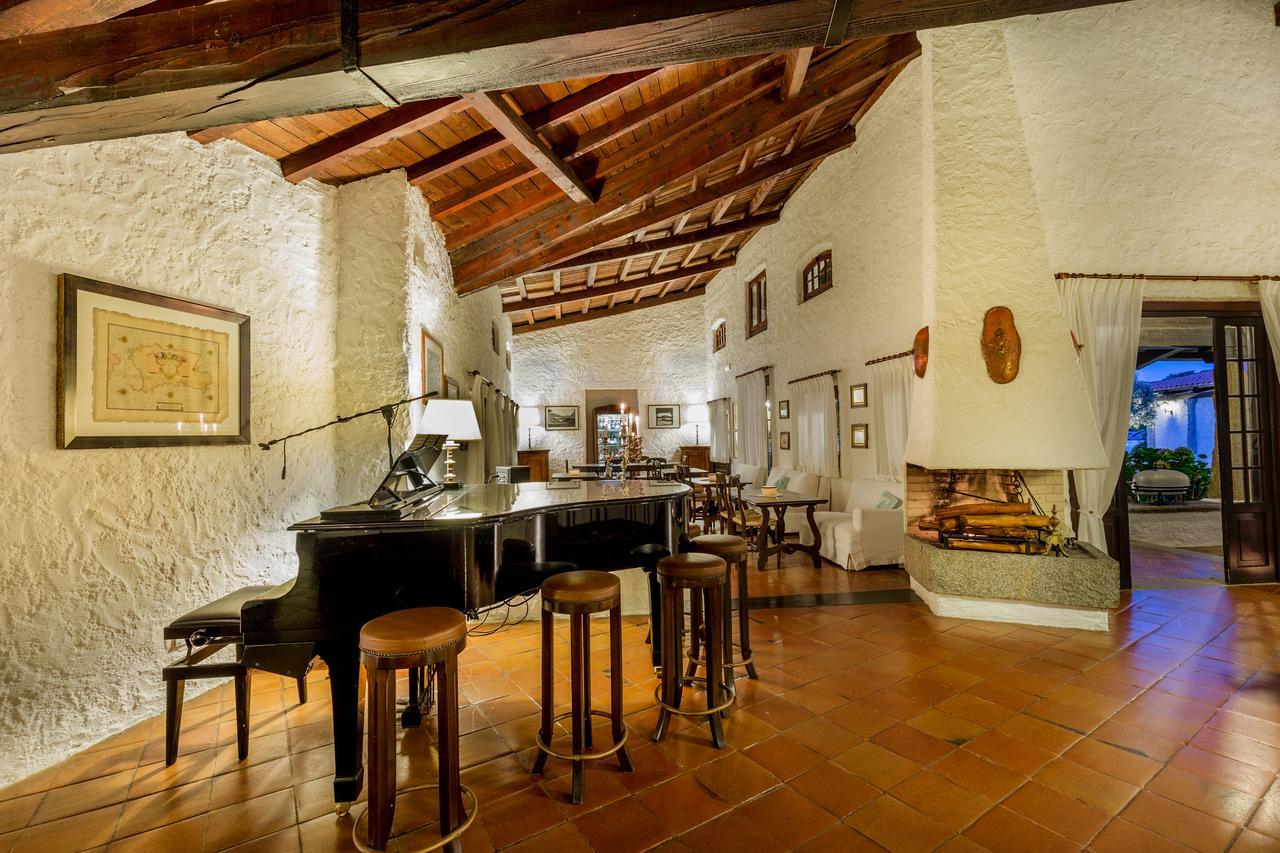 Hotel Sporting Porto Rotondo Bagian luar foto