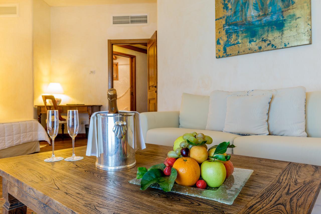 Hotel Sporting Porto Rotondo Bagian luar foto